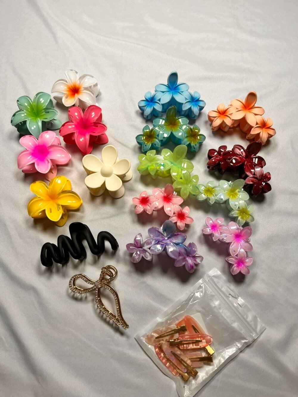 Hawaiian Plumeria Flower Hair Claw Clips Lot Tropical Y2K Rhinestone Bow Clips